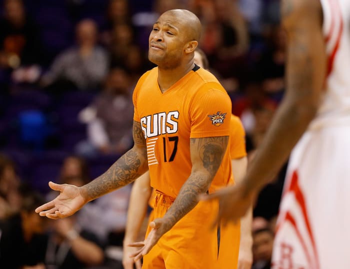 PJ-Tucker-2015-0123-foul-face-react.jpg